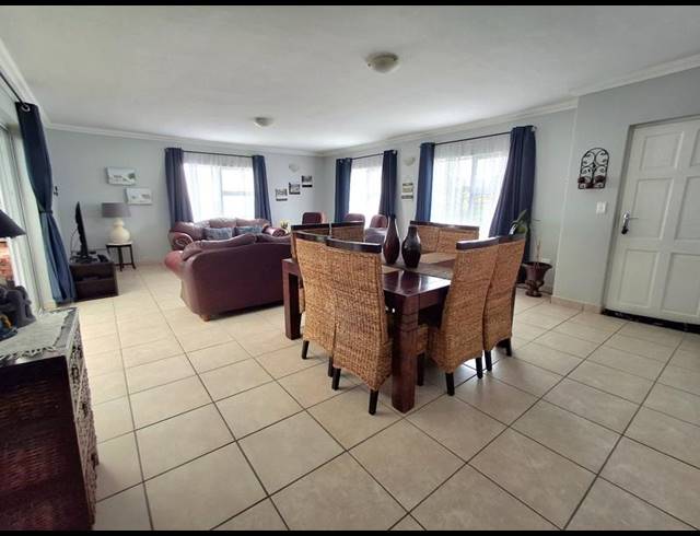 3 BEDROOM HOUSE FOR SALE IN GOLDEN MILE